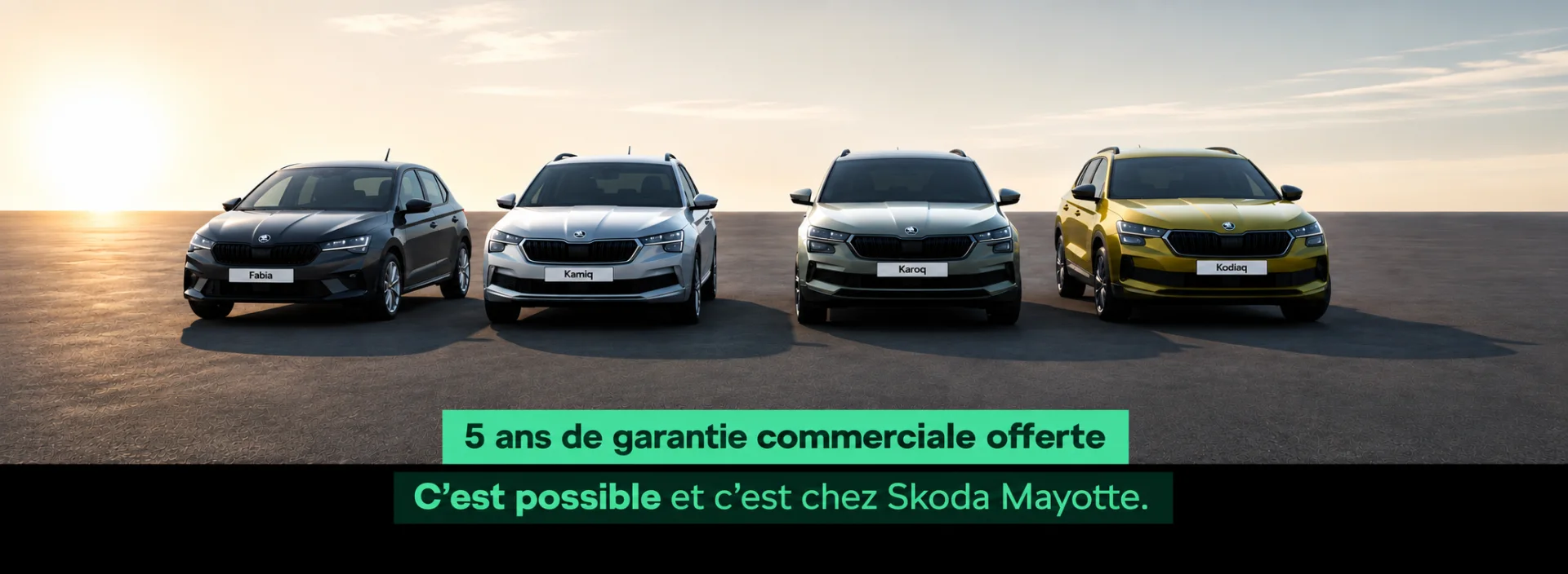 Škoda Fabia, Kamiq, Karoq et Kodiaq de face au coucher de soleil : 5 ans de garantie commerciale offerte, c'est possible et c'est chez Škoda Mayotte